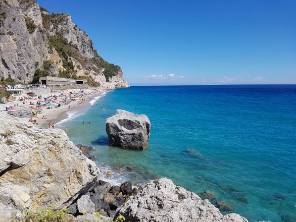 Offerta Luglio Solleone al Mare in Villaggio Hotel e Residence in Liguria