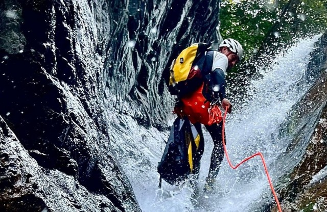 CANYONING