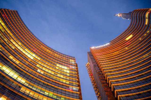 Unicredit-Commerzbank, la scalata che cambia il credito europeo: cosa rischiano gli hotel indebitati