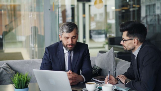 Consulente alberghiero o advisor? Due mestieri diversi, una sola regia strategica